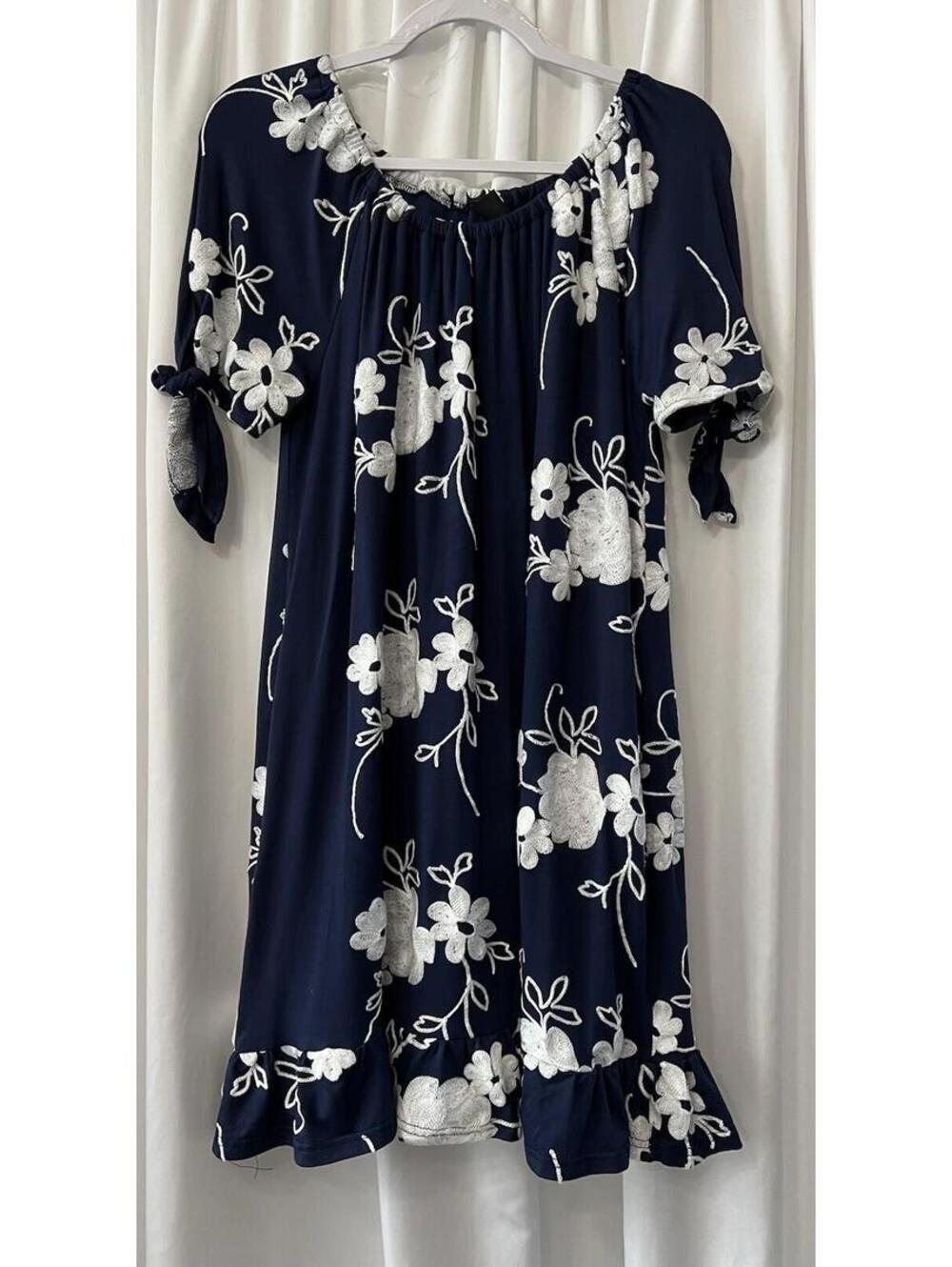 Liv Los Angeles Navy Blue White Embroidered Flowers Dress Ruffle Bottom Size M